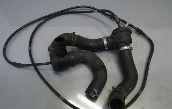 Porsche Cayenne (9PA) Engine coolant pipe/hose