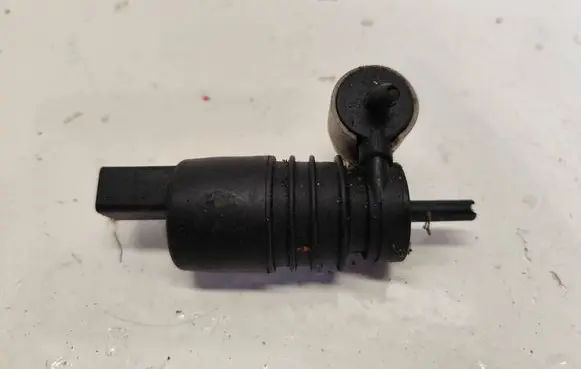 BMW X5 E53 Windscreen/windshield washer pump PA6GBGF30
