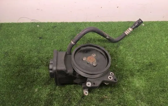 BMW 5 E60 E61 Power steering pump 7787106 32417787106