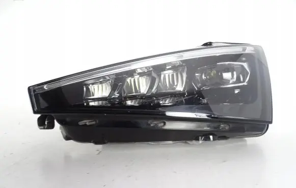 Skoda Scala Headlight/headlamp 657941015A