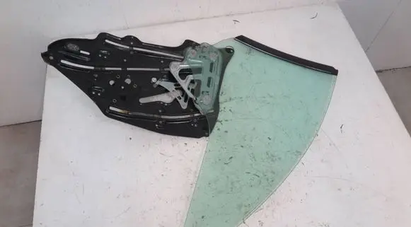 Mercedes-Benz CLK A209 C209 Front door window/glass (coupe) PTSZYBA