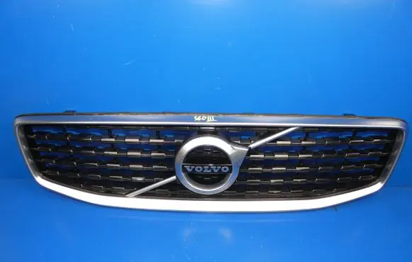 Volvo S60 Front bumper upper radiator grill 32132226