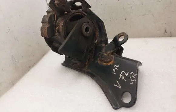 Toyota Corolla Verso AR10 Engine mount bracket 123720R010