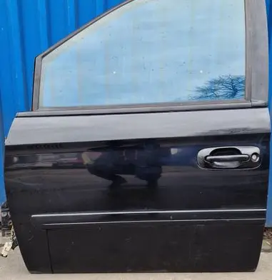 Chrysler Voyager Front door