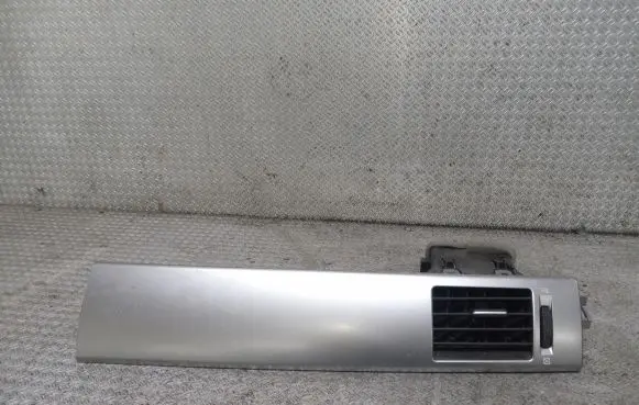 Nissan Tiida C11 Dashboard side air vent grill/cover trim E6775162Q100