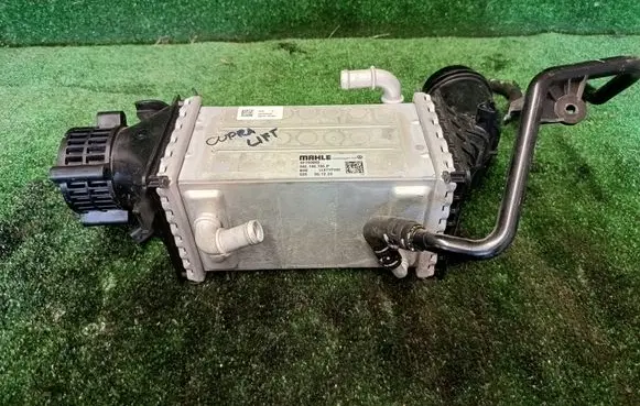 Cupra Formentor Intercooler radiator 04E145785P