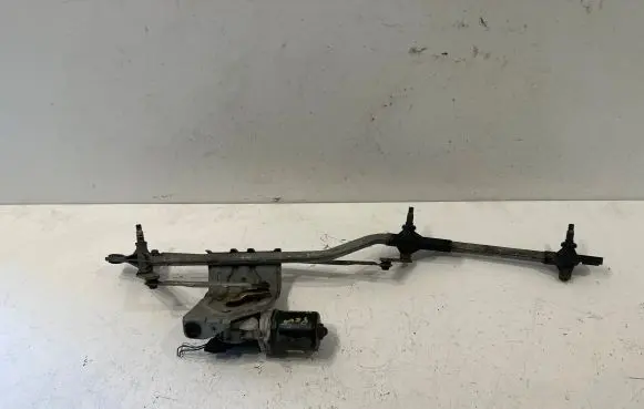 Renault Megane II Front wiper linkage and motor