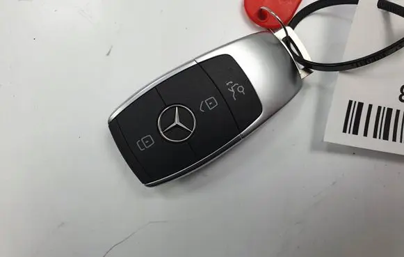 Mercedes-Benz C W205 Ignition key/card 