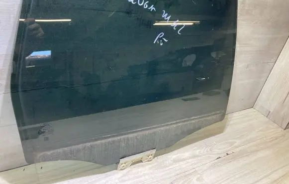 Ford Kuga II Rear door window glass CV44S25712B