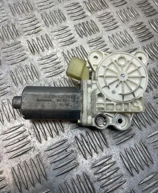 Mercedes-Benz E W211 Front door window regulator motor 993626101 A2118202942