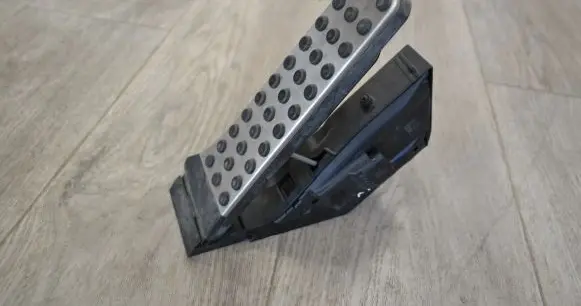 Mercedes-Benz GLC X253 C253 Accelerator throttle pedal A2533000104