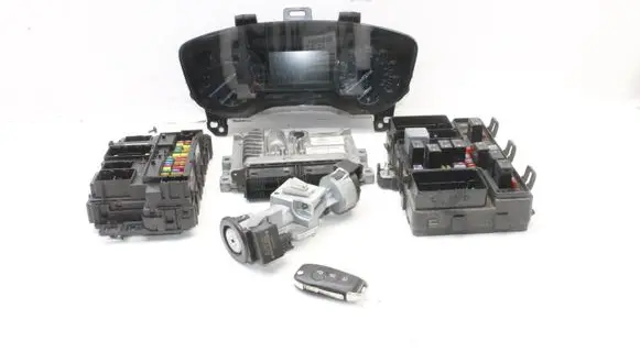 Ford Mondeo MK V Engine ECU kit and lock set DS7112B684UE