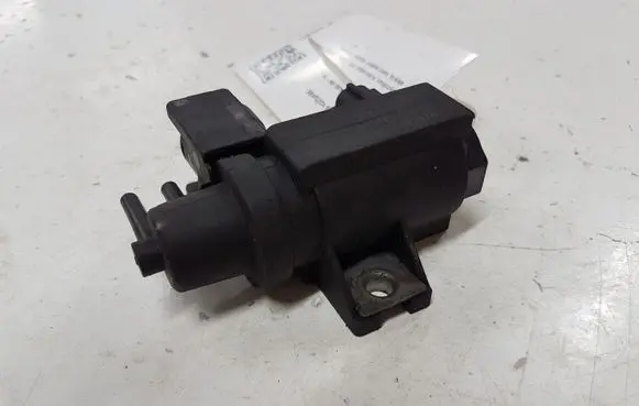 Toyota RAV 4 (XA30) Vacuum valve 258190R011