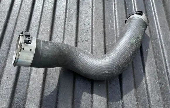 Intercooler hose/pipe