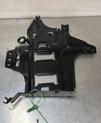 Renault Master III Fender mounting bracket 237146689R