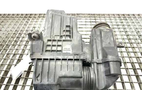 Honda CR-V Air filter box 