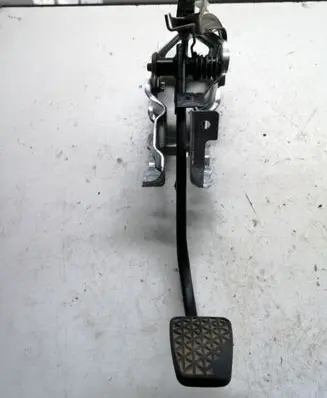 Opel Zafira B Brake pedal 24463408