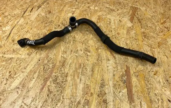Mercedes-Benz E W212 Engine coolant pipe/hose A2128305496 CT129212 KLK667065A1P2