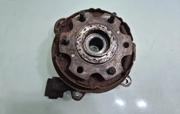 Mitsubishi Pajero Rear wheel hub 