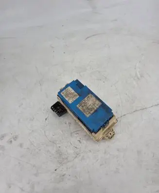 Mitsubishi Pajero Fuse module MR445952 G8C500M