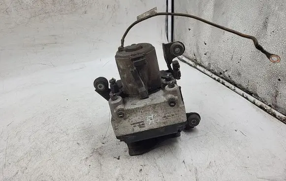 Audi A4 S4 B5 8D ABS Pump 8D0814111