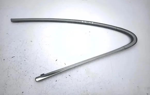 Honda CR-V Rear side glass trim 