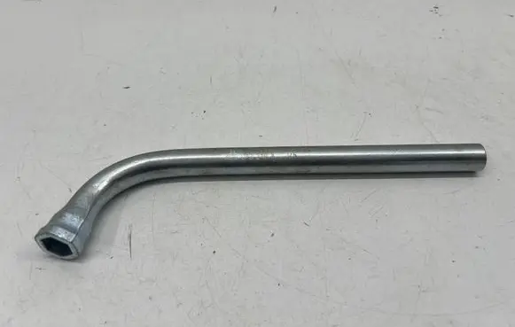 Volkswagen Golf VII Wheel nut wrench 4D0012219A