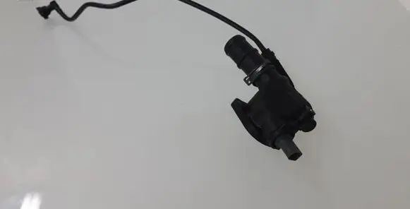 Thermostat/thermostat housing