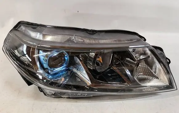 Suzuki Vitara (LY) Headlight/headlamp 