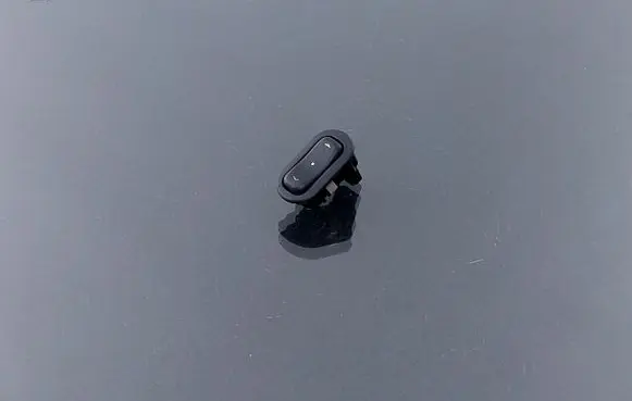 Opel Zafira A Electric window control switch 13363100 90561388
