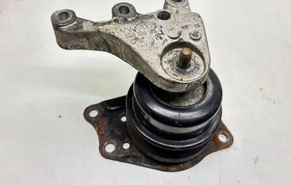 Volkswagen Polo Engine mount bracket 6Q0199262AN