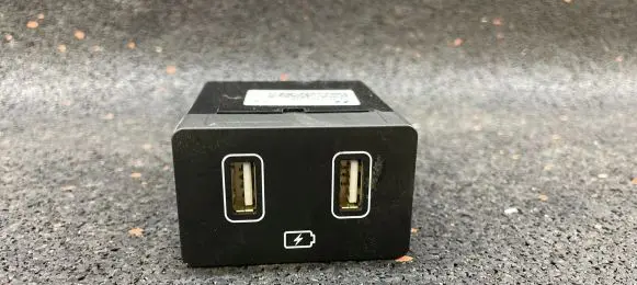 Hyundai Tucson IV NX4 AUX in-socket connector 96125N9500NNB