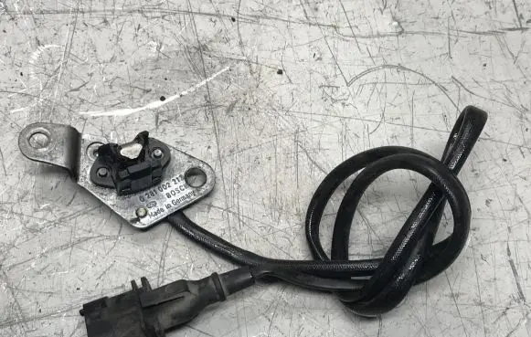 Opel Zafira B Camshaft speed sensor 0281002213