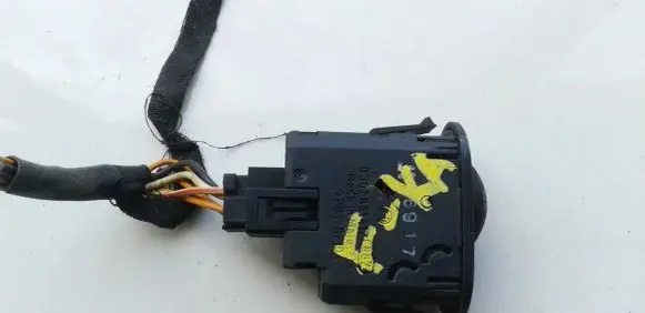 Ford Mondeo Mk III Headlight level height control switch 0307851417