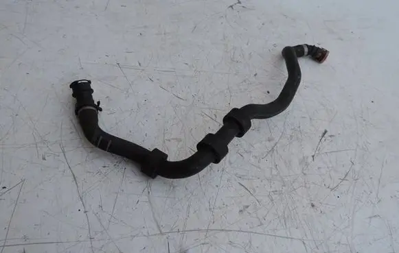 Ford Kuga II Engine coolant pipe/hose FV4118K579AE
