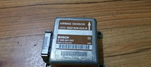 Audi A4 S4 B5 8D Airbag control unit/module 8a0959655b 0285001037