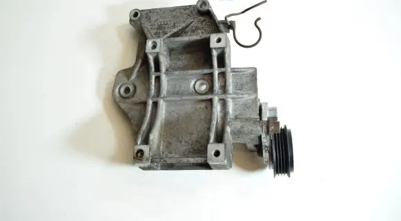 Audi A6 S6 C5 4B Engine mounting bracket 058260885