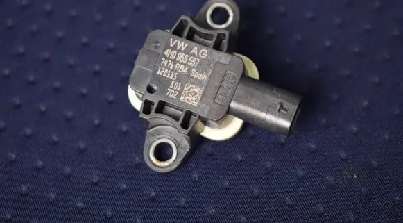 Audi A6 S6 C7 4G Airbag deployment crash/impact sensor 4H0955557