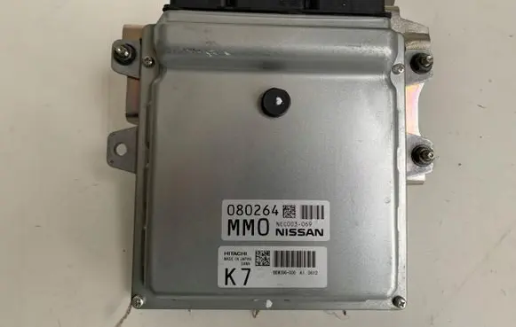 Infiniti Q50 Engine control unit/module ECU BEM396-000
