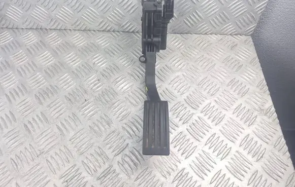 Ford Focus Accelerator throttle pedal 4M519F836AH 6PV00864101