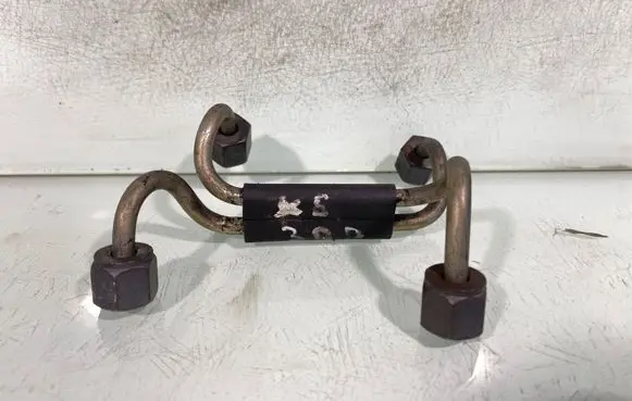 BMW X5 E53 Fuel injector supply line/pipe 