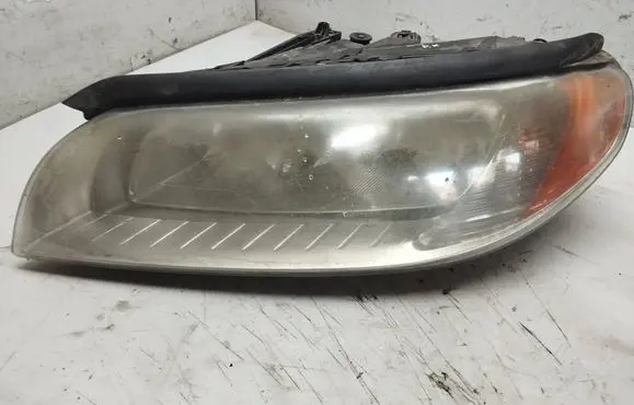Volvo V70 Headlight/headlamp 1090025