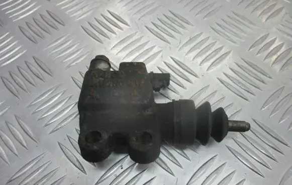 Nissan Primera Clutch slave cylinder 