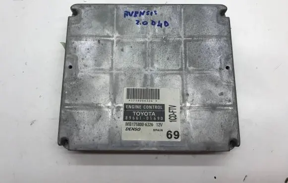 Toyota Avensis T250 Engine control unit/module 8966105690 1758006326 MB1758006326