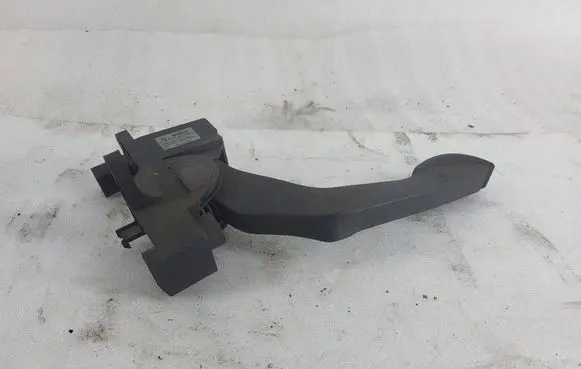 Iveco Daily 35.8 - 9 Accelerator throttle pedal 0281002360 189500357 500344803