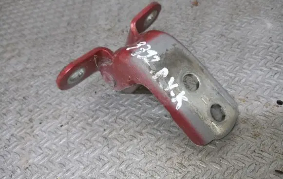 Toyota Yaris Front door upper hinge