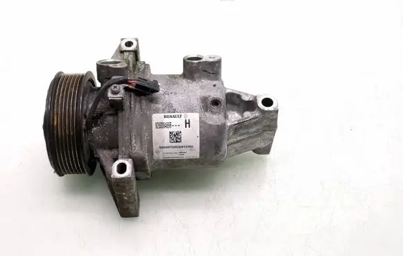 Dacia Logan III Air conditioning (A/C) compressor (pump) 926008469R