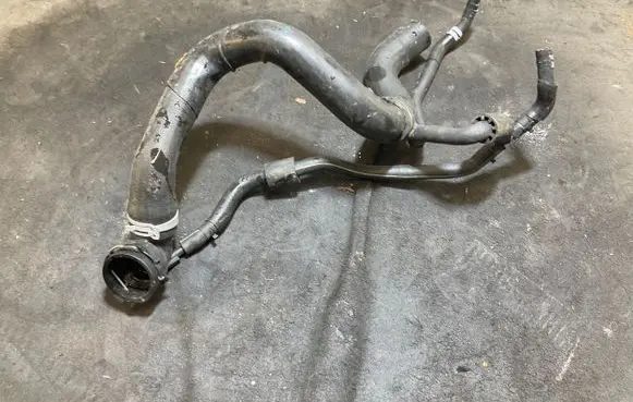 Audi A3 8Y Engine coolant pipe/hose 7T0122101F