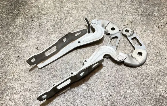 Ford Focus Engine bonnet/hood hinges JX7BA16801AA DX73A16800AA
