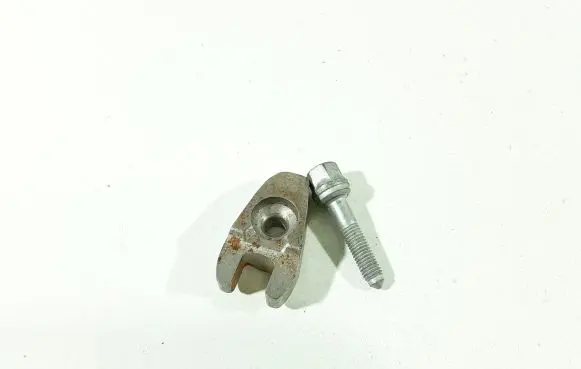 Mazda 2 Fuel Injector clamp holder